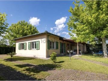 Case e ville in vendita di 120 m² in Via Padre Ignazio da Carrara