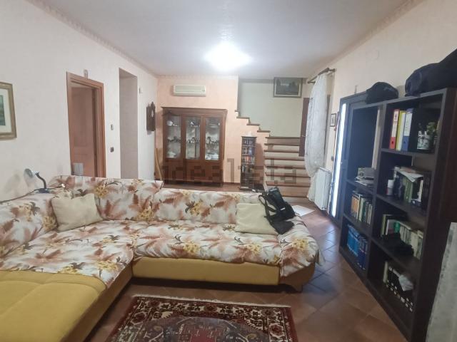 Case e ville in vendita di 120 m² in Via Passopomo