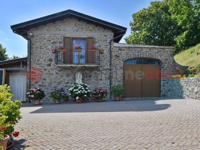Case e ville in vendita di 120 m² in Via per Fornioni