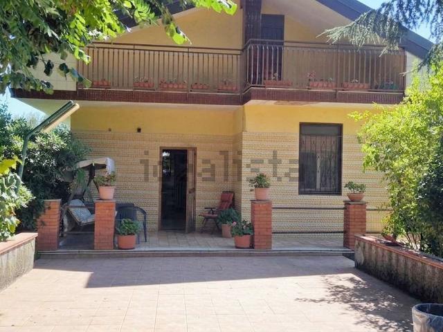 Case e ville in vendita di 120 m² in Via Tarderia