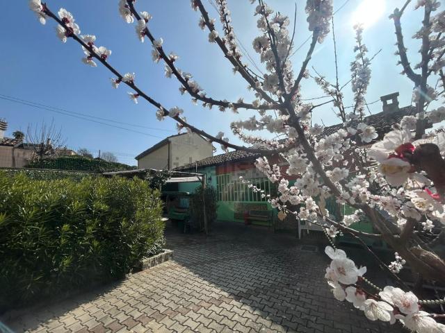 Case e ville in vendita di 120 m² in Via Vittorio Montiglio, 18