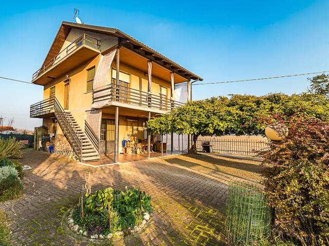 Case e ville in vendita di 120 m² in Via Villafranca, 4