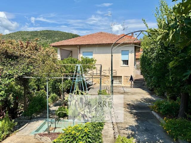 Case e ville in vendita di 120 m² in Via Villaggio del Sole