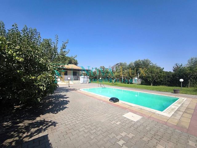 Case e ville in vendita di 120 m² in Contrada Bosco Rotondo