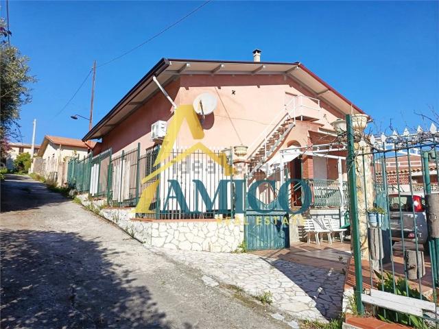 Case e ville in vendita di 120 m² in Contrada Rovetto