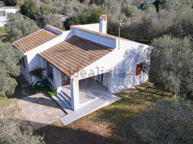 Case e ville in vendita di 120 m² in Strada Vicinale Serra di Lioni, 30