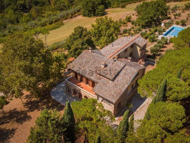 Case e ville in vendita di 1215 m² in Strada di San Felicissimo, 4