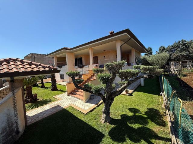 Case e ville in vendita di 121 m² in Via Monti Cimini