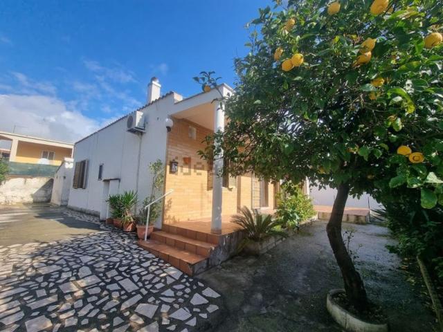 Case e ville in vendita di 121 m² in Via Valdambrini, 33