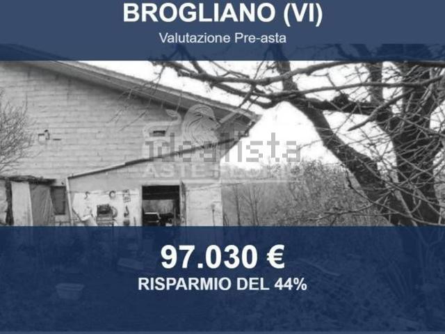 Case e ville in vendita di 122 m² in Via Poli, 4