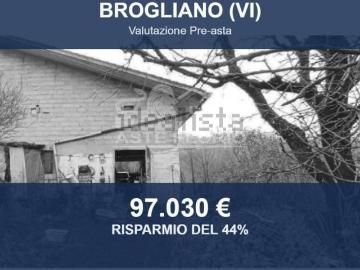Case e ville in vendita di 122 m² in Via Poli, 4