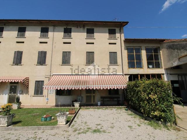 Case e ville in vendita di 122 m² in Via Rosa