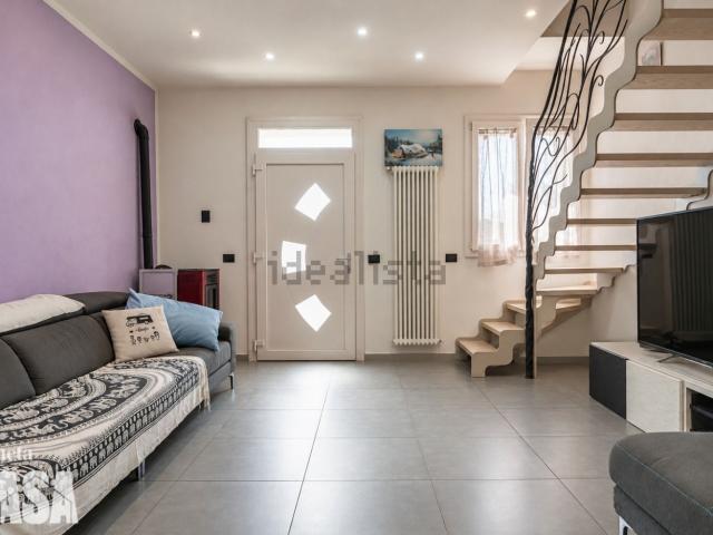 Case e ville in vendita di 122 m² in Via Violone di Gattolino, 4551