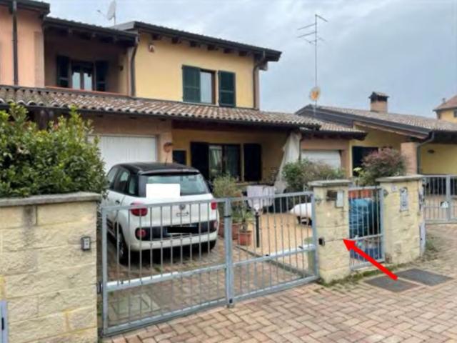 Case e ville in vendita di 122 m² in Località Due Case