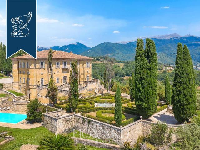 Case e ville in vendita di 1230 m²