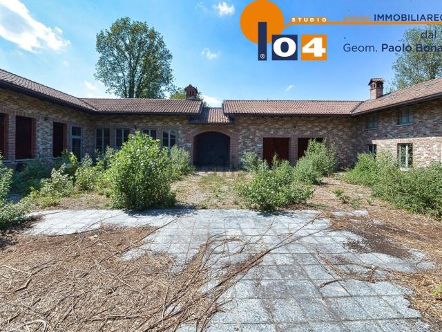 Case e ville in vendita di 1233 m² in Via Toscana