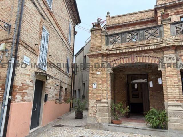 Case e ville in vendita di 123 m²