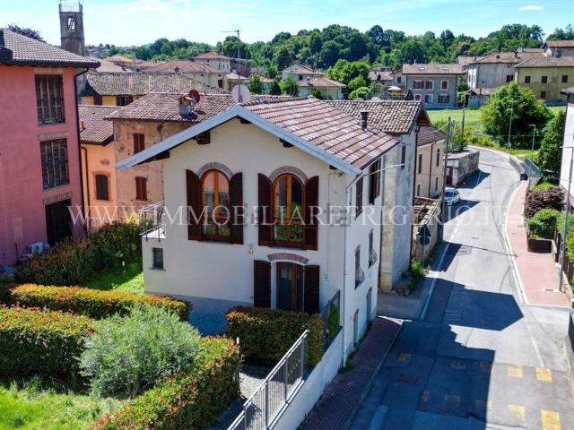 Villetta indipendente in vendita di 123 m² in Via Giuseppe Mazzini, 58