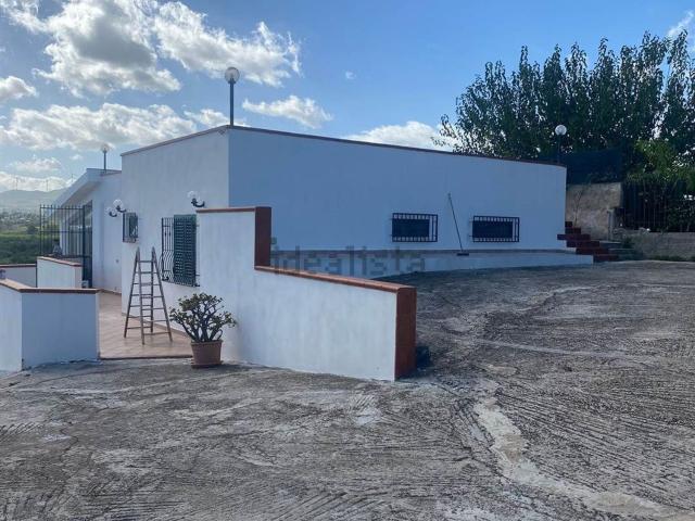 Case e ville in vendita di 123 m² in Via Madonna del ponte