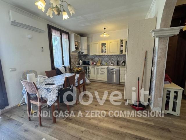 Case e ville in vendita di 124 m² in Via Francesco Zanardi, 390