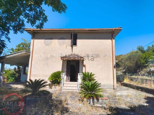 Case e ville in vendita di 124 m² in Via Monte Pilorci