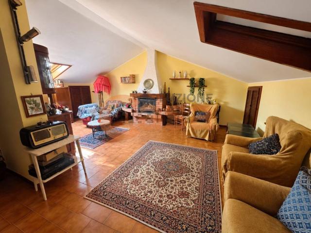 Case e ville in vendita di 124 m² in Via Malvicino