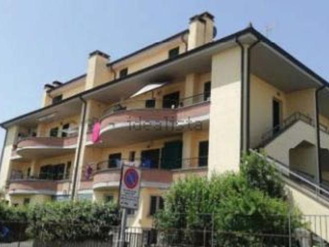 Case e ville in vendita di 124 m² in Via Massimo Gatti