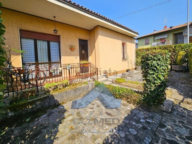Case e ville in vendita di 124 m² in Via San Gottardo, 11
