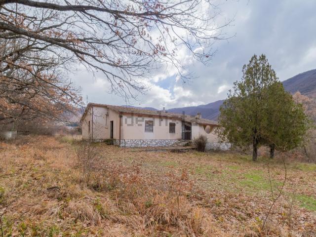 Case e ville in vendita di 124 m² in Via roma