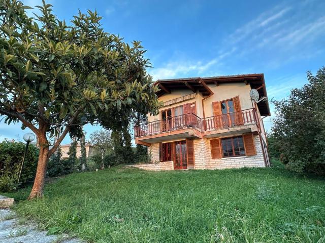 Case e ville in vendita di 124 m² in Contrada Prà Bestemà