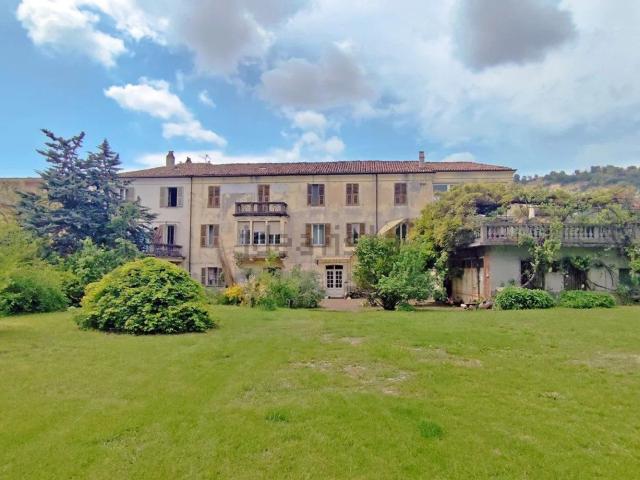 Case e ville in vendita di 1250 m²