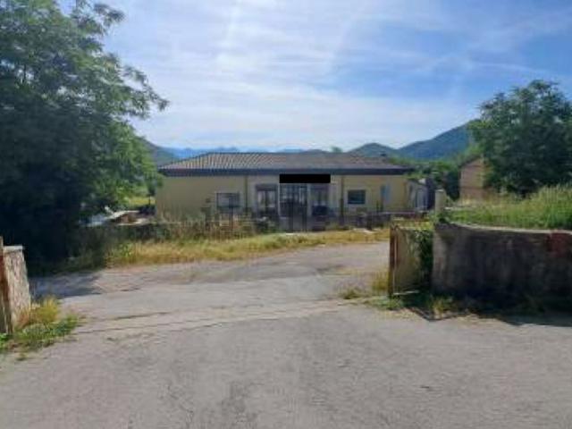 Case e ville in vendita di 1250 m² in Via Piave