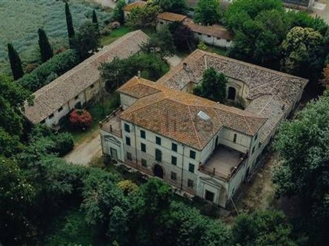 Case e ville in vendita di 1251 m² in Via Rustica