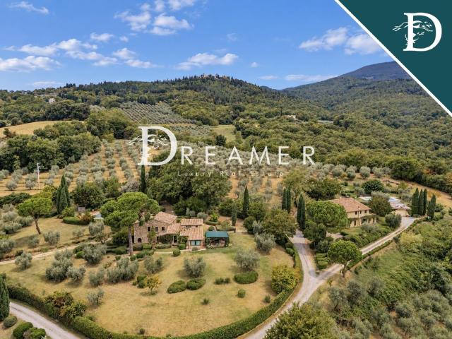 Case e ville in vendita di 1253 m² in Via Camporsevoli, 58