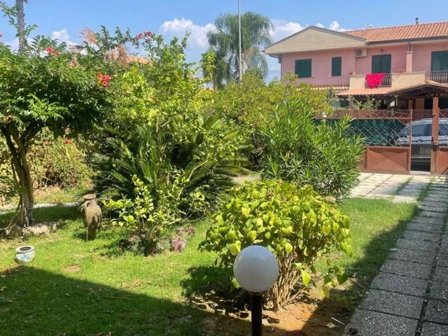 Villetta a schiera in vendita di 135 m² in Borgo San Donato