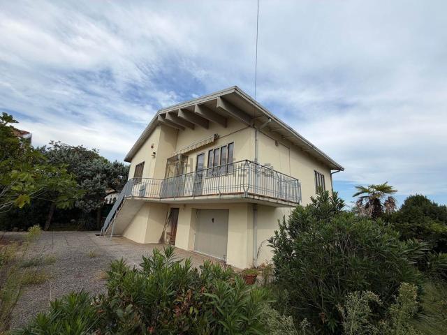 Case e ville in vendita di 125 m²