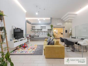 Case e ville in vendita di 125 m² in Via Alfonso Casati, 43