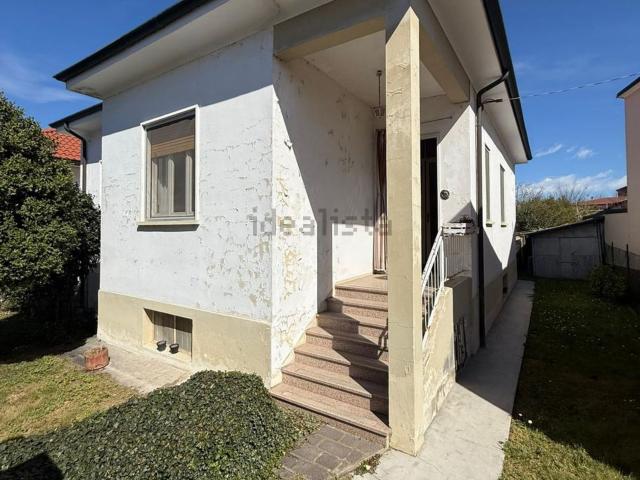 Case e ville in vendita di 125 m² in Via Giacomo Puccini