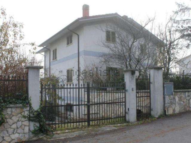 Case e ville in vendita di 125 m² in Via San Pio