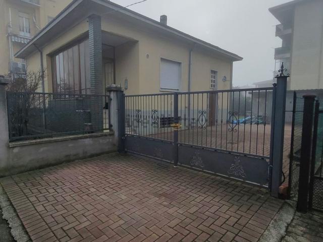 Case e ville in vendita di 125 m² in Via Quirico Ballara
