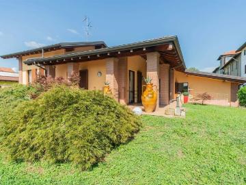 Case e ville in vendita di 125 m² in Strada Comunale Sulbiate, 62