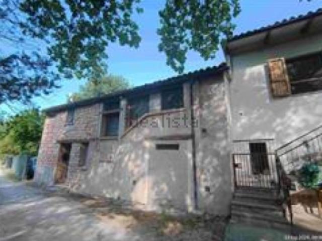 Case e ville in vendita di 126 m² in Via Case Nuove