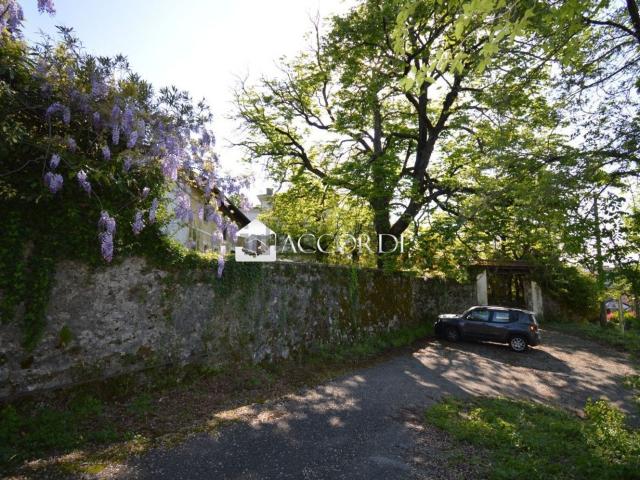 Case e ville in vendita di 1270 m² in Viale Alcide de Gasperi, 4