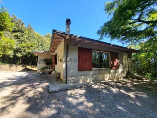 Case e ville in vendita di 127 m² in Via Campo Tinarelli