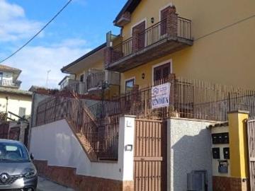 Case e ville in vendita di 127 m² in Via Capitano Navarria, 39