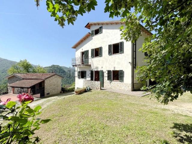 Case e ville in vendita di 127 m² in Via Chiesa in Granaiola