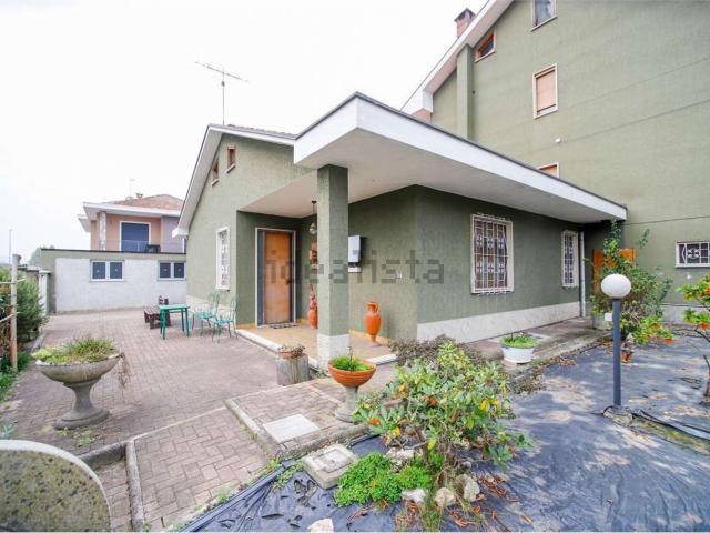 Case e ville in vendita di 127 m² in Via Santa Chiara, 2