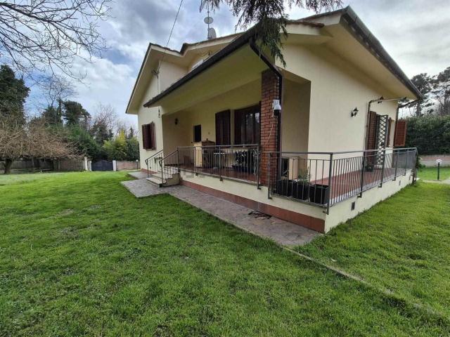 Case e ville in vendita di 128 m²