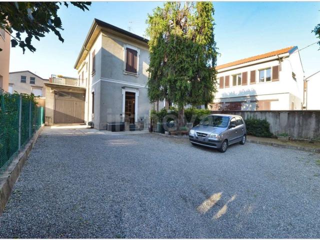 Case e ville in vendita di 128 m² in Via Alessandro Volta, 26