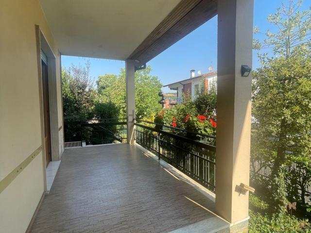 Case e ville in vendita di 128 m² in Via Ormellina, 21